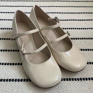 Charles & Keith Creme Shoes Size 35